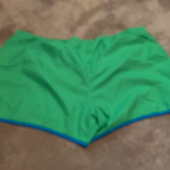 - Women’s Patagonia shorts size:XL - Picture 5 of 5